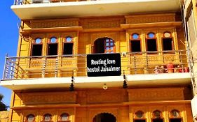 Resting Love Hostel